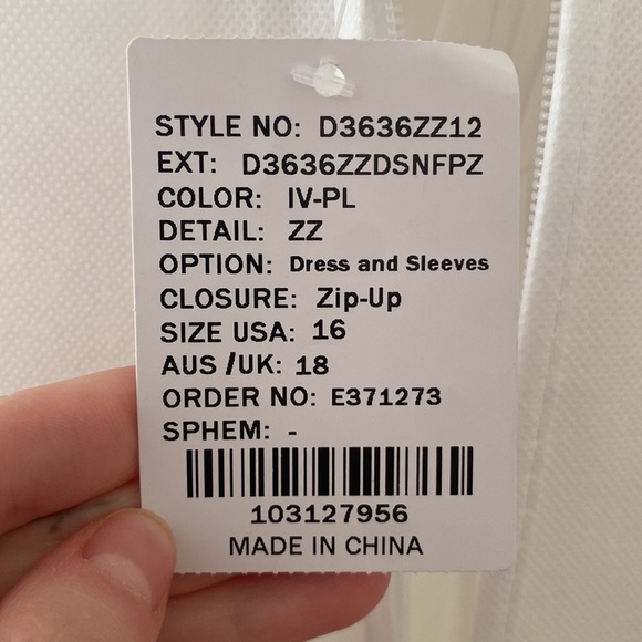 Brand New Essence of Australia Wedding Gown (D3636) - Picture 5 of 5